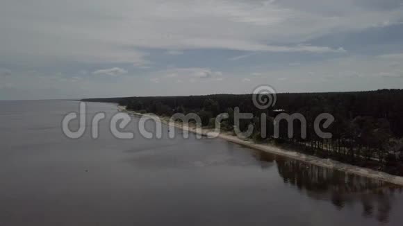 拉脱维亚乡村无人机俯视图4K超高清视频视频的预览图