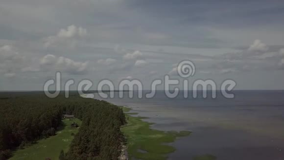 拉脱维亚乡村无人机俯视图4K超高清视频视频的预览图