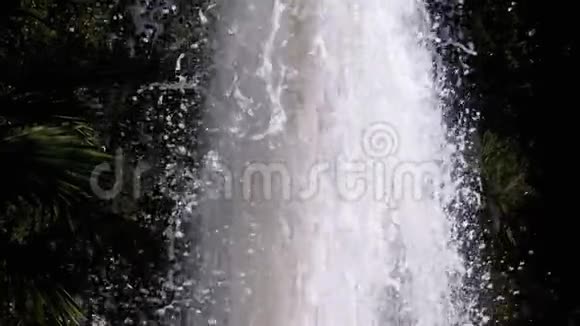 缓行喷泉及喷水视频的预览图