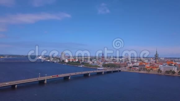 丽嘉城与老城的美丽鸟瞰视频的预览图