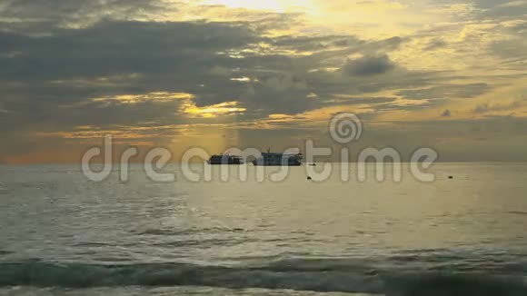 早晨的海洋景观视频的预览图