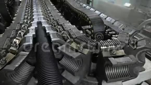塑料水管的制造制造管子到工厂塑料管道的制作过程视频的预览图