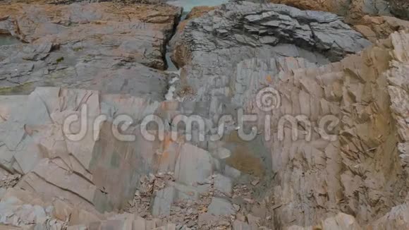 贝德鲁坦台阶康沃尔岩石海岸视频的预览图