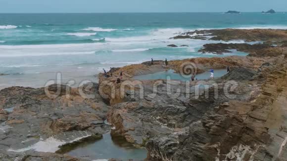 贝德鲁坦台阶康沃尔岩石海岸视频的预览图