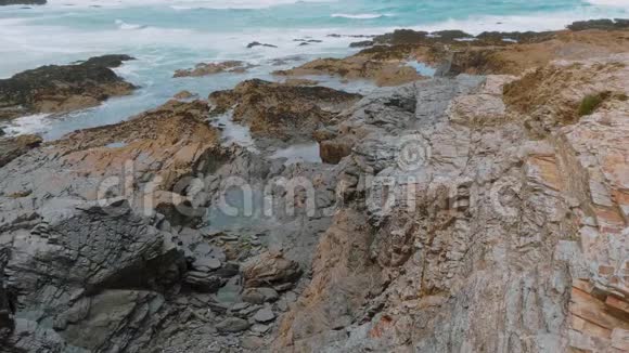 贝德鲁坦台阶康沃尔岩石海岸视频的预览图