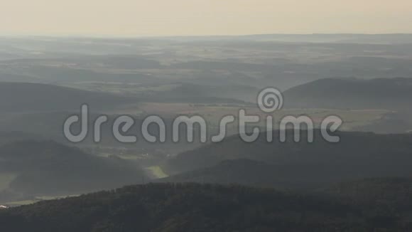 乘坐气球飞行的空中景观黑森林视频的预览图