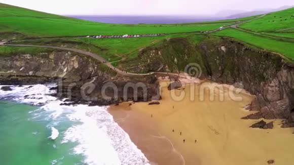 爱尔兰西海岸丁乐半岛美丽的海滩视频的预览图