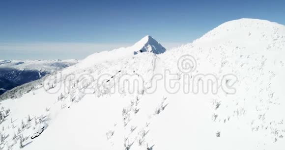 冬季4K雪山视频的预览图
