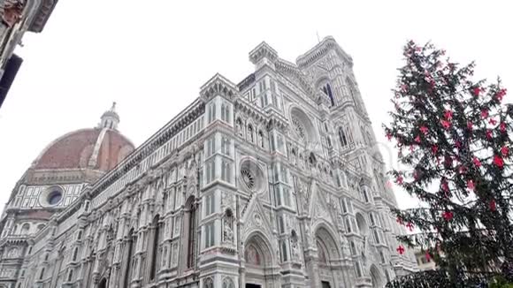 佛罗伦萨大教堂圣诞树视频的预览图