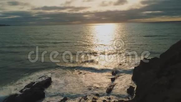 康沃尔海岸线的空中景观视频的预览图