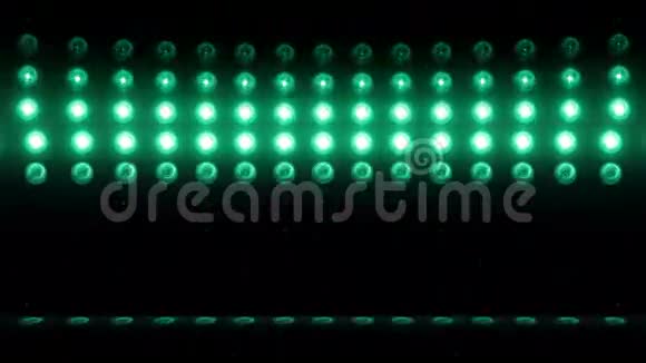 3K灯泡级垂直扫描4K灯绿色视频的预览图