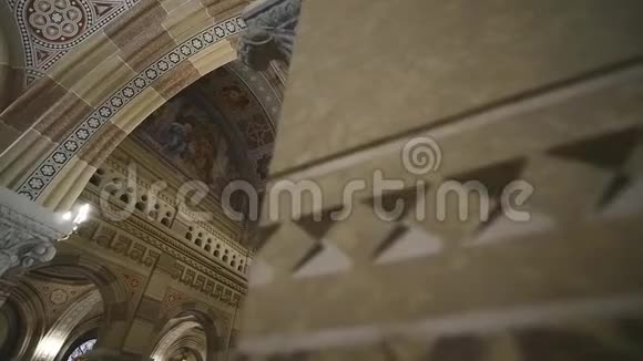 东正教大教堂的天花板视频的预览图