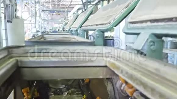 管道制造生产线塑料水管厂制造制作塑料管的过程视频的预览图