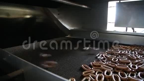 生产百吉饼视频的预览图