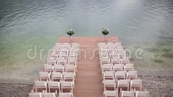 科托湾码头上的婚礼视频的预览图