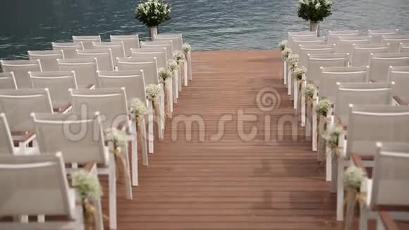 科托湾码头上的婚礼视频的预览图
