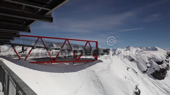 滑雪场的冬季风景巴德霍夫加斯汀视频的预览图