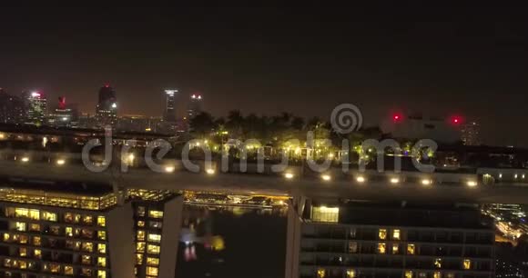 晚上可鸟瞰新加坡视频的预览图