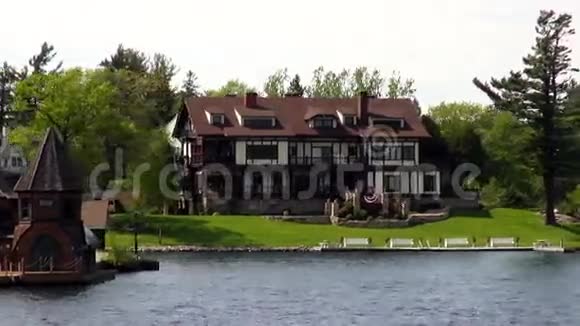湖居避暑别墅海滨别墅视频的预览图