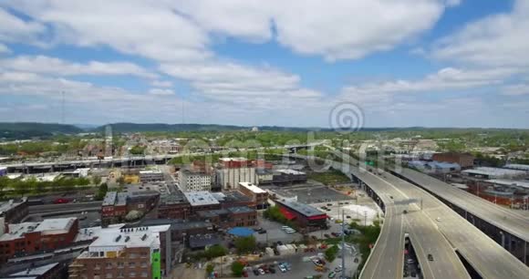 鸟瞰田纳西州诺克斯维尔美国市中心4k视频的预览图