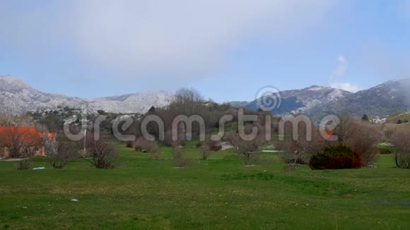 黑山白天的山视频的预览图