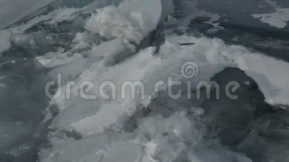 大块的冰裂纹视频的预览图