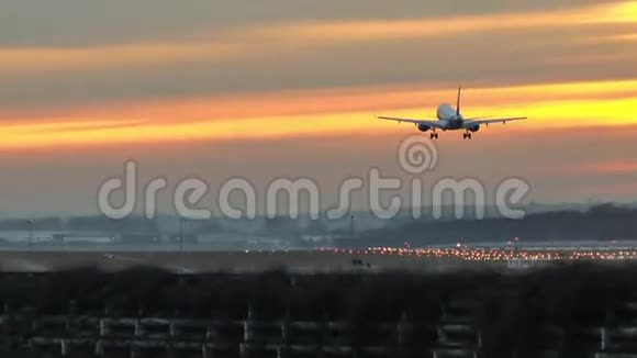 降落飞机视频的预览图