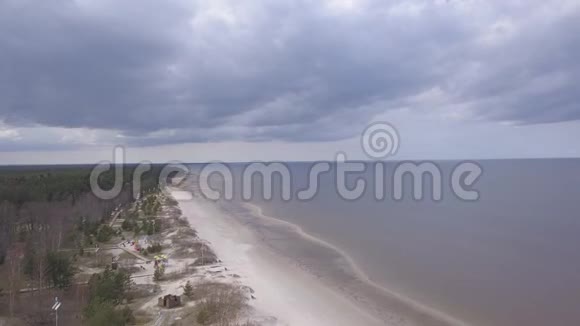 罗哈拉托维亚波罗的海海岸无人驾驶飞机UHD视频视频的预览图