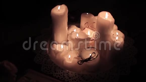 浪漫美丽的蜡烛视频的预览图