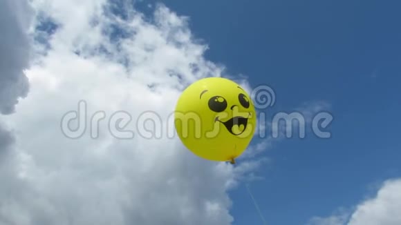 气球天云黄笑视频的预览图