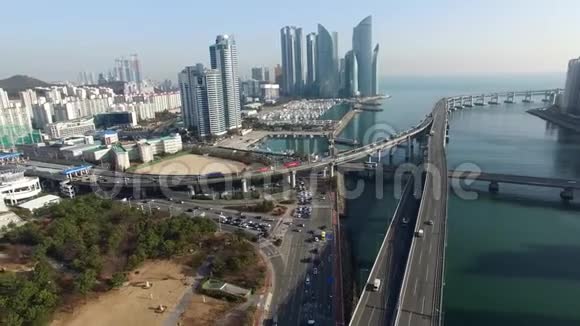 韩国釜山海恩达中心城交通视频的预览图