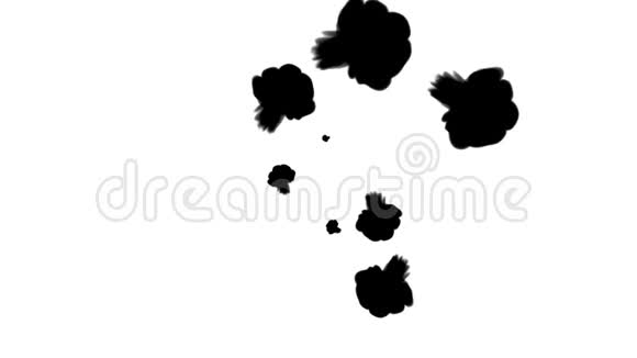 大量的黑色墨水流动在白色上缓慢移动墨水或烟雾注入水中的黑色为墨色或烟熏视频的预览图