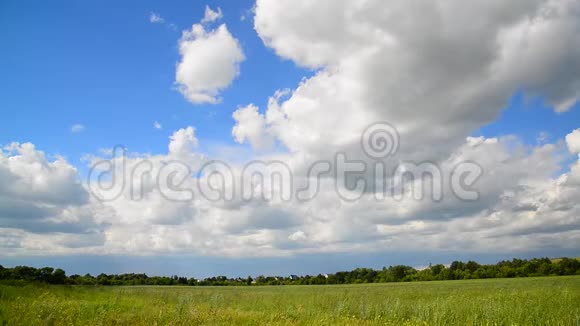 俄罗斯的夏季乡村视频的预览图