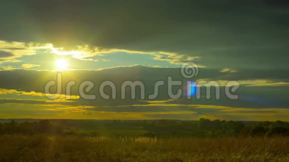 乡村景观与夕阳时光流逝视频的预览图