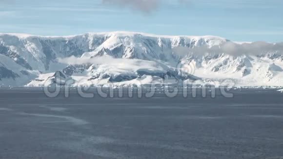 南极洲的夏天视频的预览图