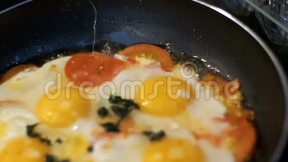 煎锅煎蛋视频的预览图