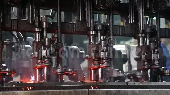 玻璃厂瓶子的制造工艺视频的预览图