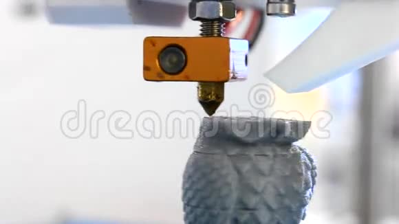 3D打印机打印一个图形关闭视频的预览图