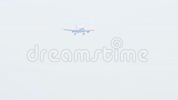 跨海飞行的宽体飞机视频的预览图