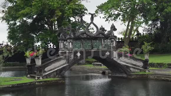 巴厘岛的蒂塔冈加印度神庙视频的预览图