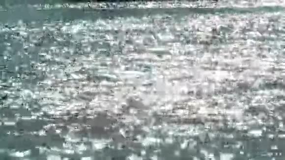 海水波浪和反射视频的预览图