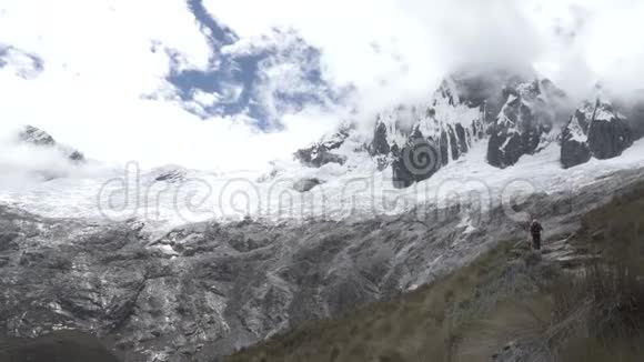 圣克鲁斯穿越华拉斯山脉视频的预览图