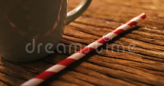 一杯带棉花糖的咖啡视频的预览图