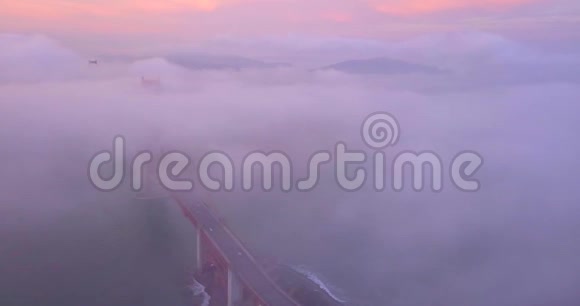 金门大桥的鸟瞰图视频的预览图