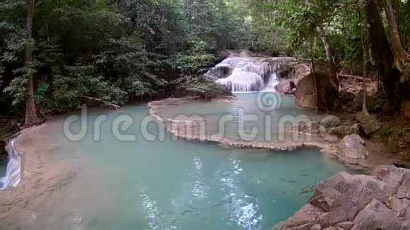 泰国KanchanaburiErawan国家公园Erawan瀑布视频的预览图
