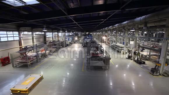 工业内饰瓷砖生产现代工厂内饰电动自动引导车辆平台视频的预览图