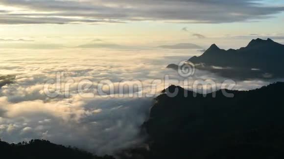 PhuChiFa和Foggy景观旅游视频的预览图