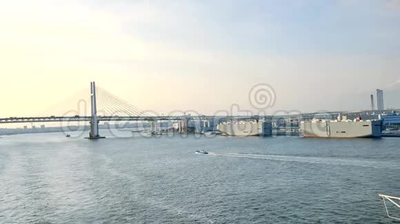 繁忙的日本横滨桥视频的预览图