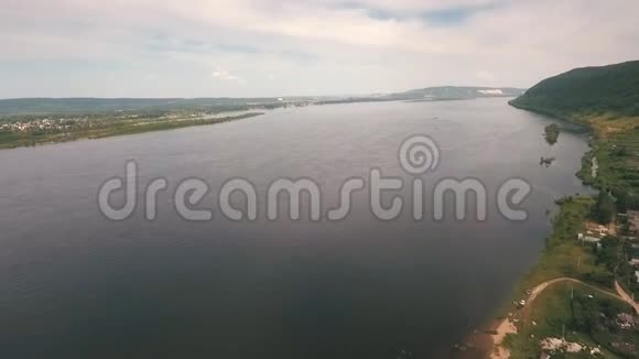 伏尔加河的鸟瞰图视频的预览图