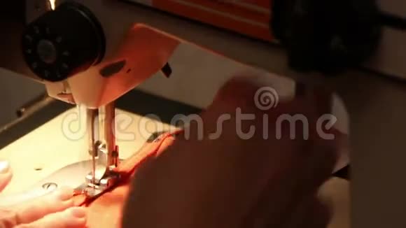 缝纫缝纫机视频的预览图